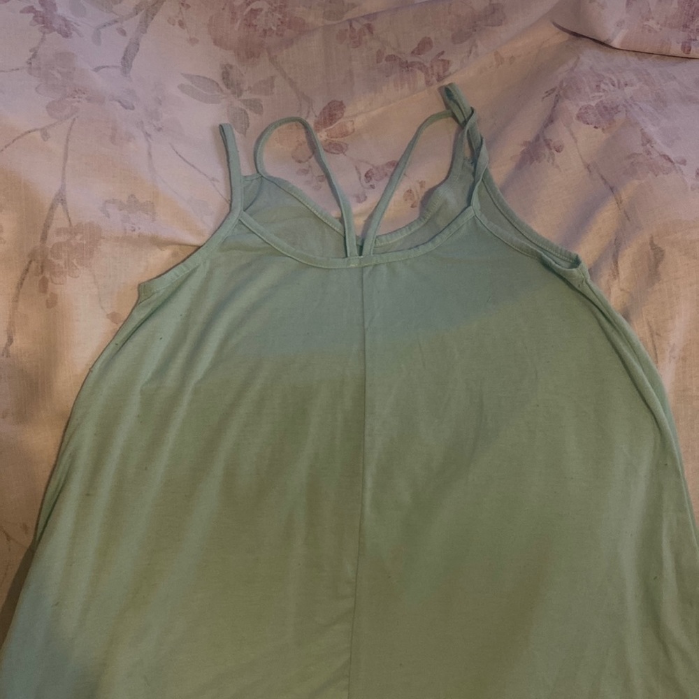 DEAL DEAL …Women’s bathing suit 👙 plus 1 top with 4 bottoms and a cover up. - Picture 3 of 11